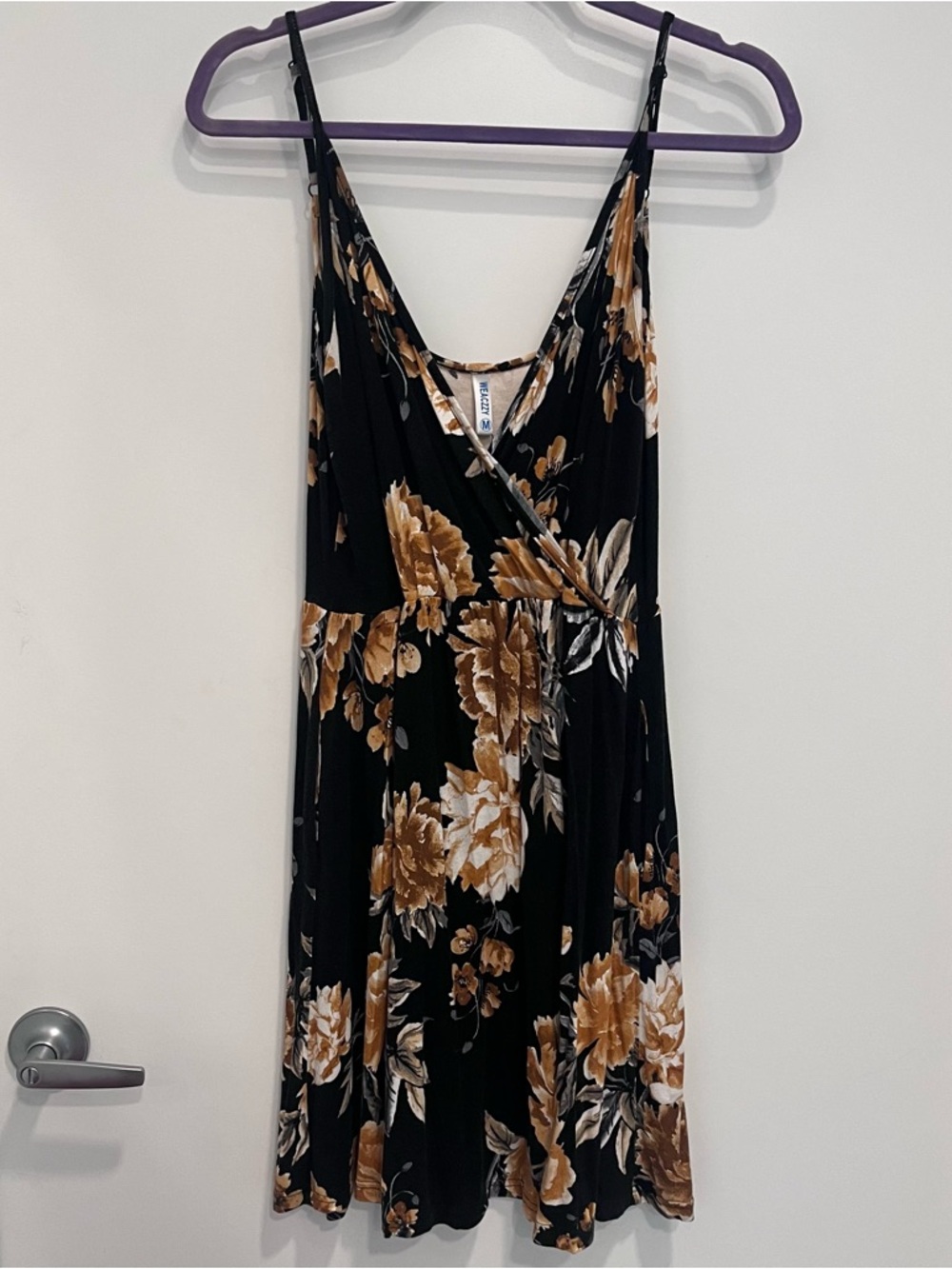 Floral V-Neck Black & Brown Summer Dress Size Medium Pockets Cute Fun Girly
